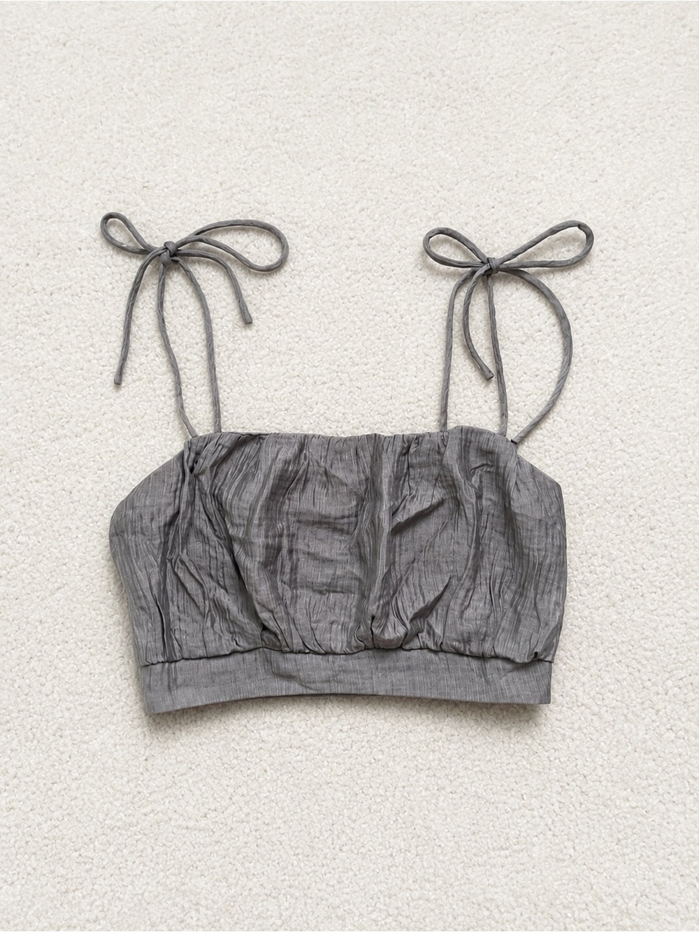 Astr the Label Tie-Shoulder Ruched Crop Top in Gray